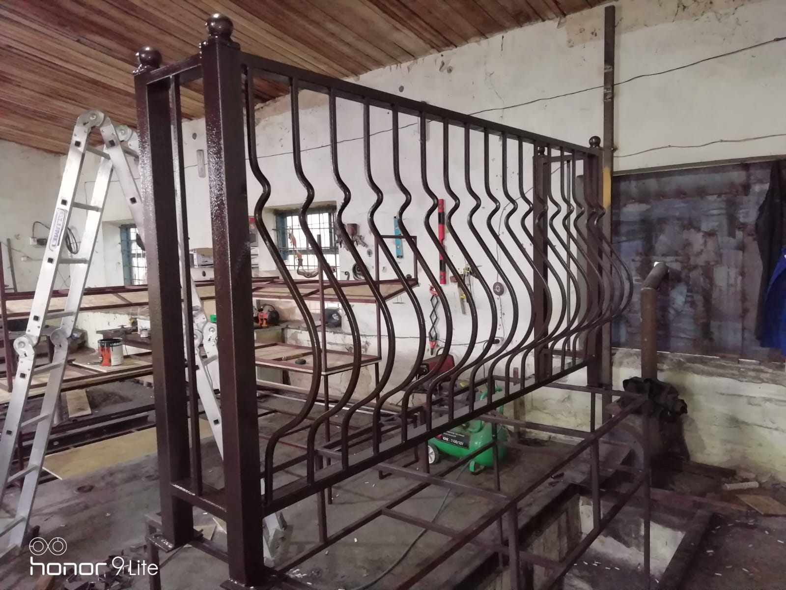 Перила из ковки с узором волна Гостагаевская